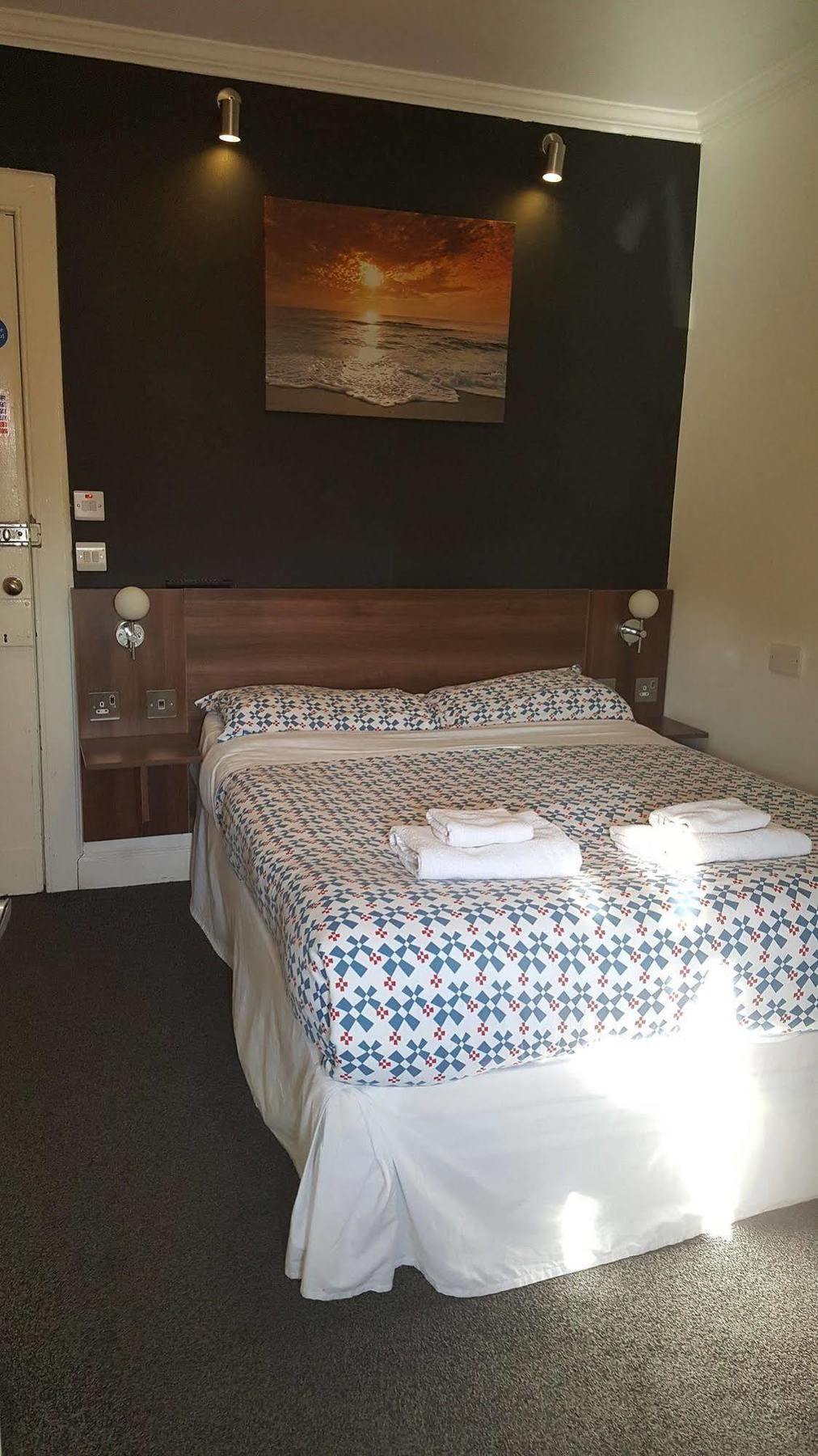 Cherry Blossom Guest House Whitby Exteriör bild